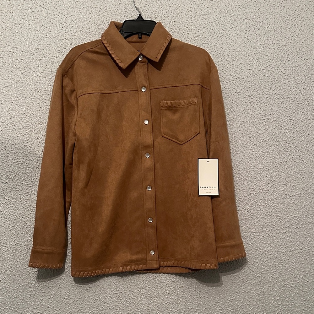 Bagatelle Faux Suede Shacket Jacket, New with Tags and comfy on. Size : M - Picture 5 of 10